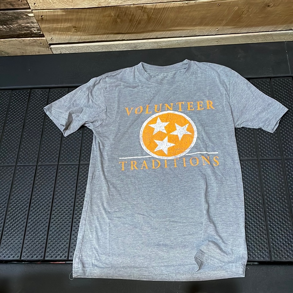 Womens Volunteer traditions shirt